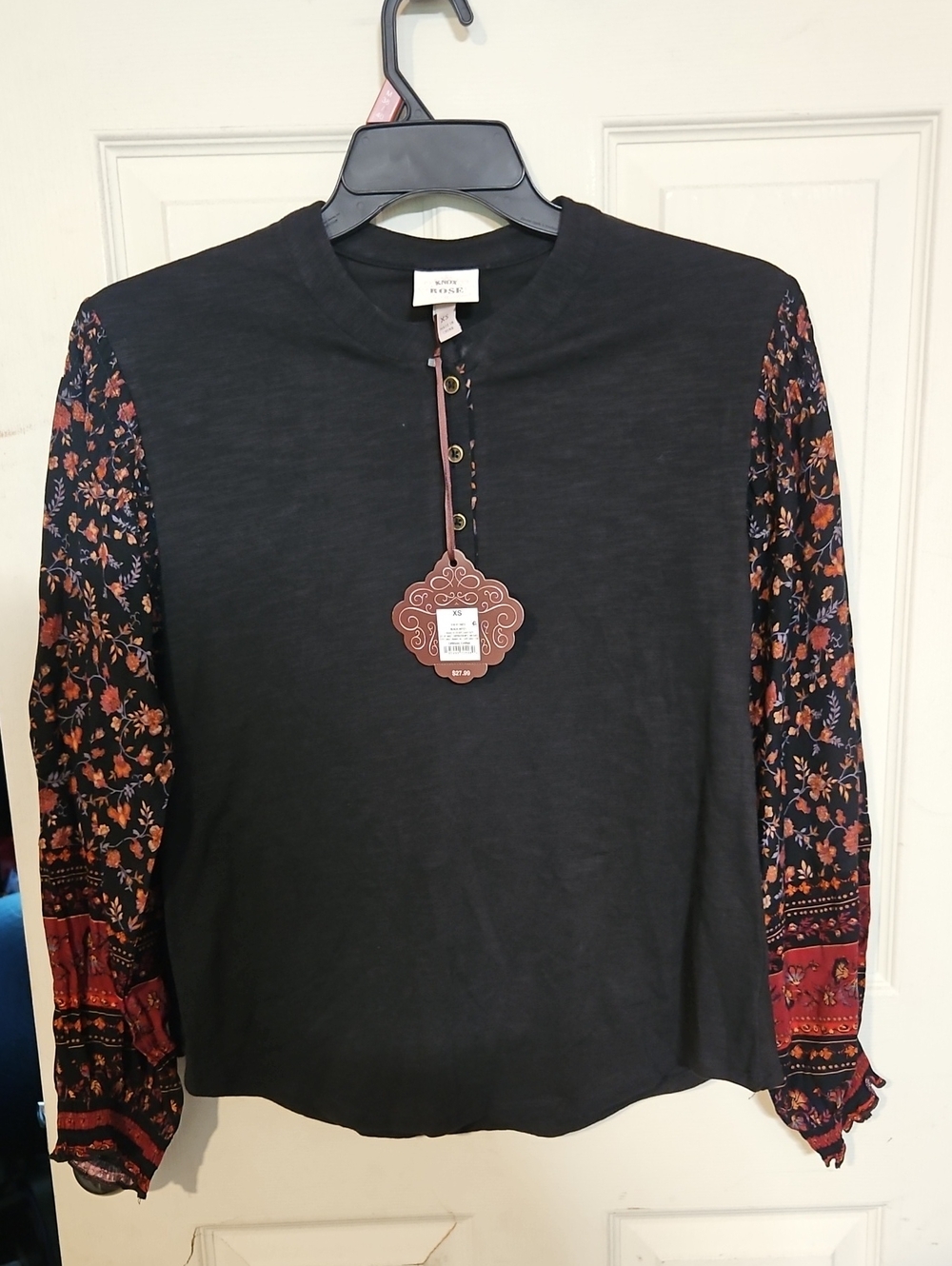KNOX ROSE HENLEY TOP: BLACK/FLORAL: NEW WITH TAGS: XS